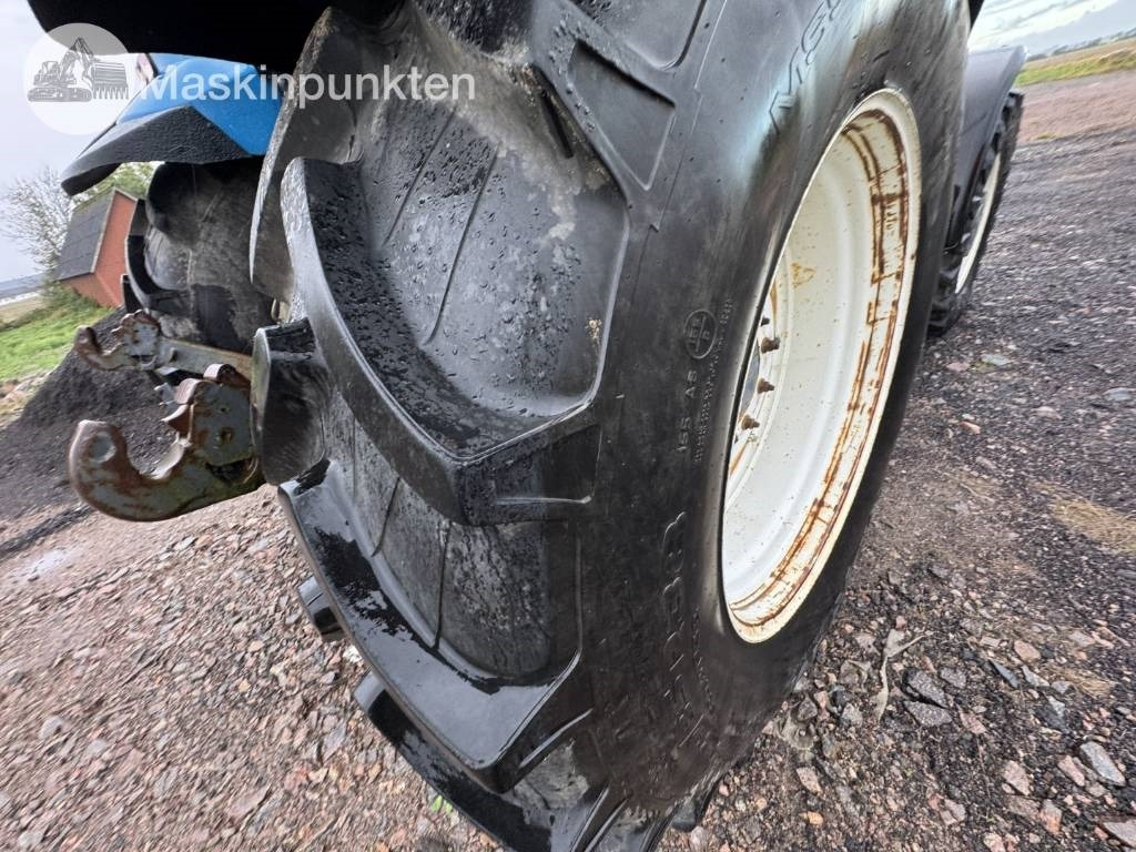 Трактор New Holland 8560: фото 11