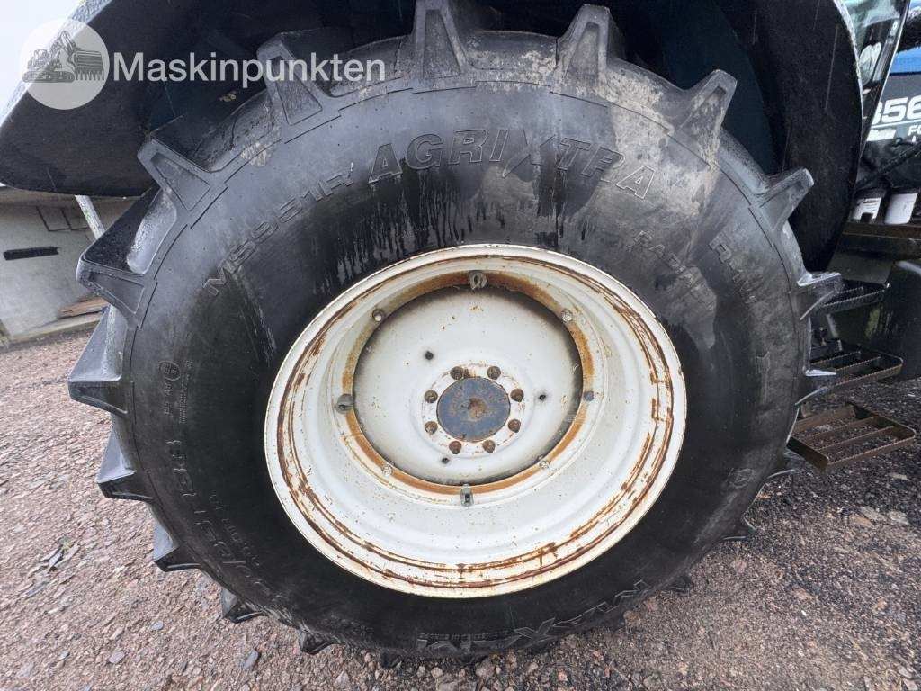 Трактор New Holland 8560: фото 12