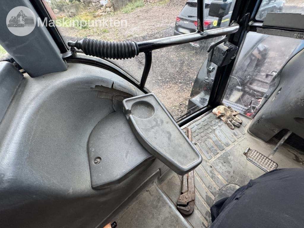 Трактор New Holland 8560: фото 39