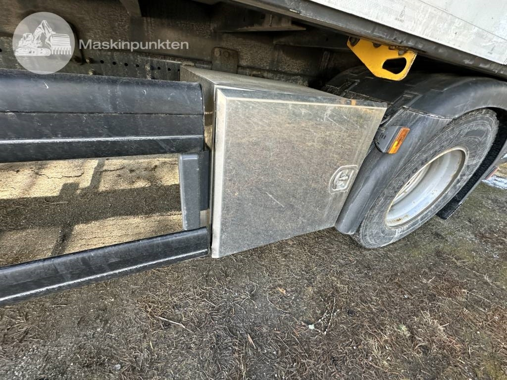 Вантажівка з закритим кузовом Scania P 250: фото 26