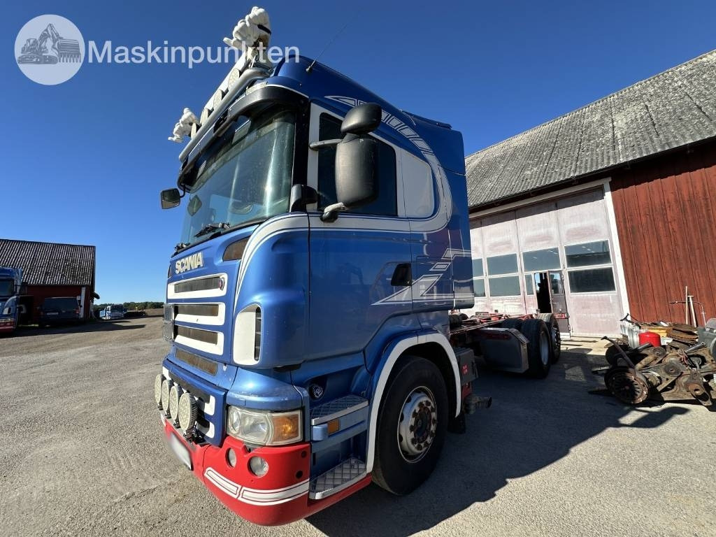 Scania R 560 LB - Вантажівка шасі: фото 1 Scania R 560 LB - Вантажівка шасі: фото 1