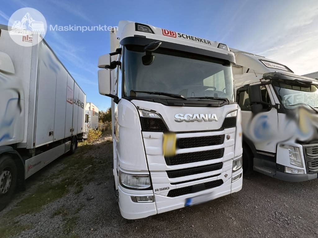 Scania R 580 - Вантажівка з закритим кузовом: фото 3 Scania R 580 - Вантажівка з закритим кузовом: фото 3