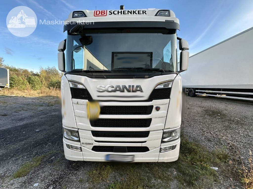 Scania R 580 - Вантажівка з закритим кузовом: фото 5 Scania R 580 - Вантажівка з закритим кузовом: фото 5