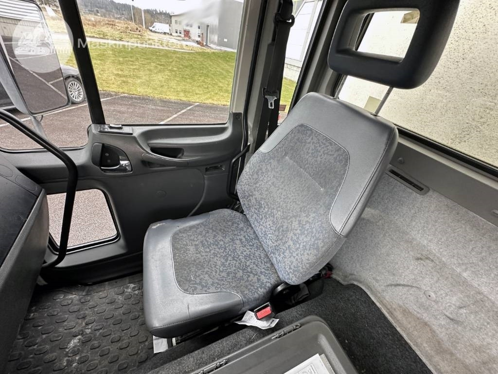 Вантажівка з закритим кузовом Volvo FL 612: фото 16