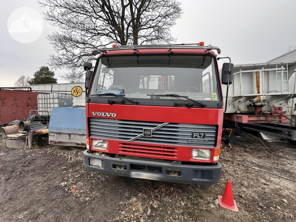 Volvo FL7 - Вантажівка з маніпулятором: фото 3 Volvo FL7 - Вантажівка з маніпулятором: фото 3