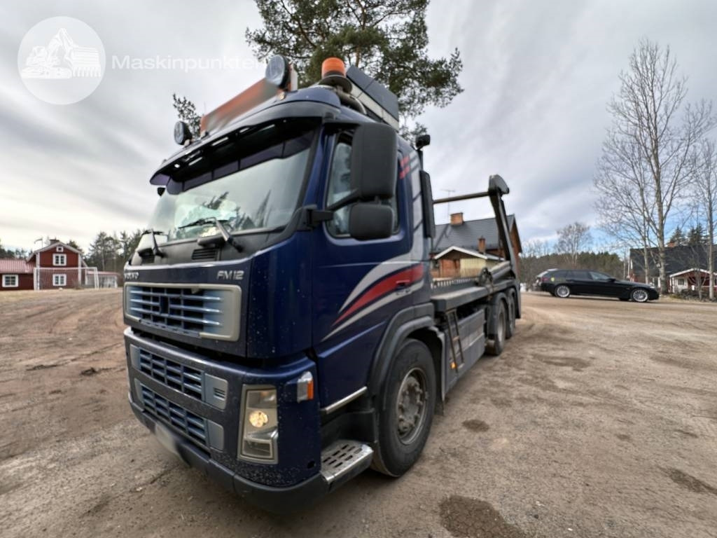Volvo FM 12 420 LAXO Liftdumper + lastväxlare + flak - Скіповий навантажувач вантажівка: фото 1 Volvo FM 12 420 LAXO Liftdumper + lastväxlare + flak - Скіповий навантажувач вантажівка: фото 1