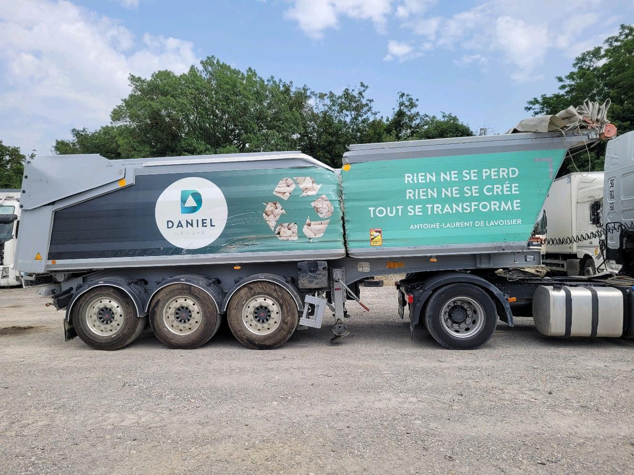 BENALU BENNE C39 3 ESSIEUX - Самоскид напівпричіп: фото 2 BENALU BENNE C39 3 ESSIEUX - Самоскид напівпричіп: фото 2