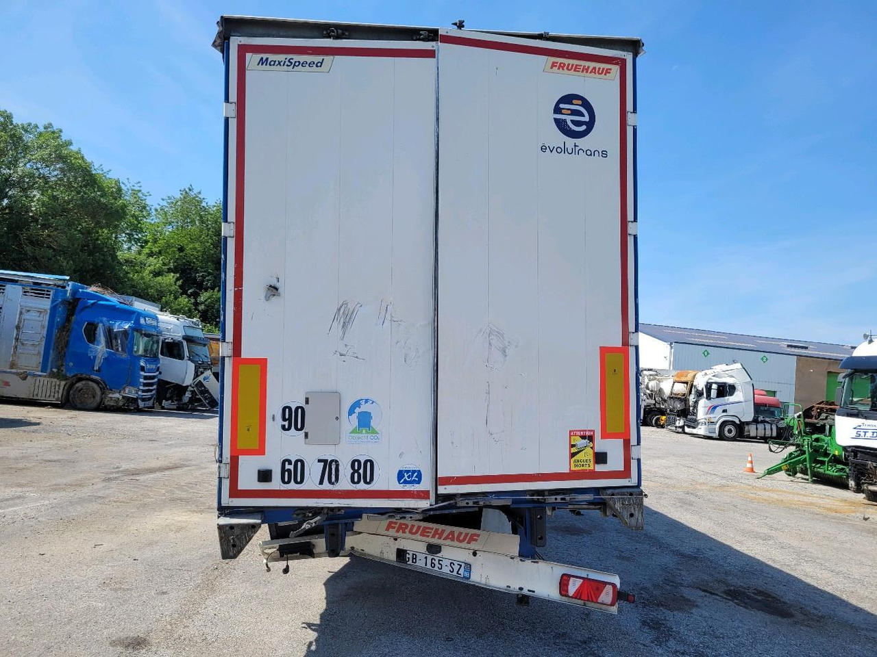 FRUEHAUF FKSRT4 SAVOYARDE 3 ESSIEUX - Тентований напівпричіп: фото 5 FRUEHAUF FKSRT4 SAVOYARDE 3 ESSIEUX - Тентований напівпричіп: фото 5