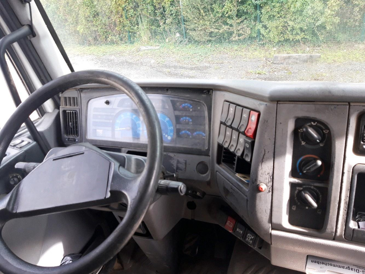 Вантажівка цистерна RENAULT MIDLUM CITERNE 7500: фото 11