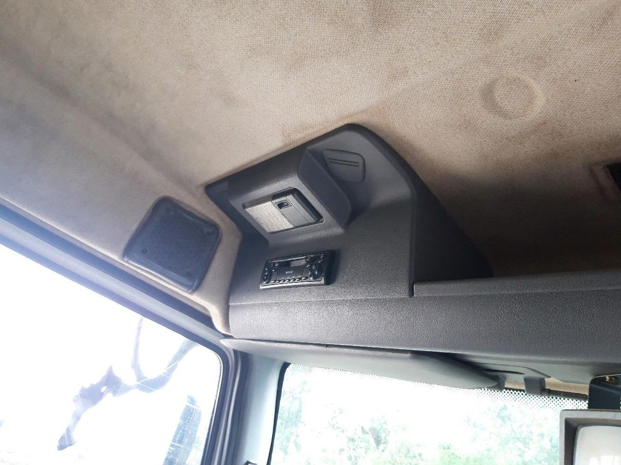 Вантажівка цистерна RENAULT MIDLUM CITERNE 7500: фото 12