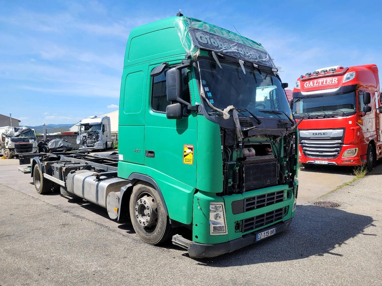 VOLVO FH12 420 GLOBETROTTER - Контейнеровоз/ Змінний кузов вантажівка: фото 1 VOLVO FH12 420 GLOBETROTTER - Контейнеровоз/ Змінний кузов вантажівка: фото 1