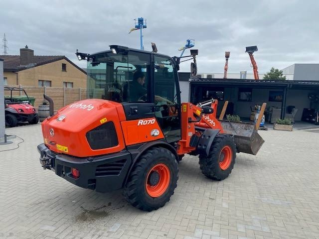 Kubota R 070 - Колісний навантажувач: фото 1 Kubota R 070 - Колісний навантажувач: фото 1