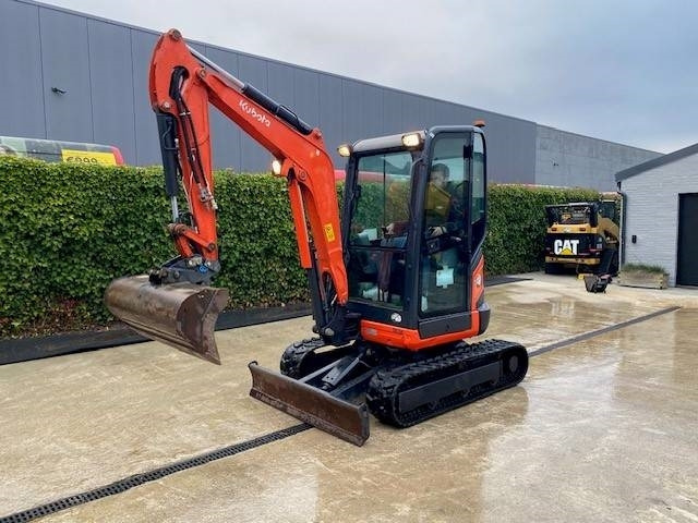 Kubota U 27-4 - Міні-екскаватор: фото 3 Kubota U 27-4 - Міні-екскаватор: фото 3