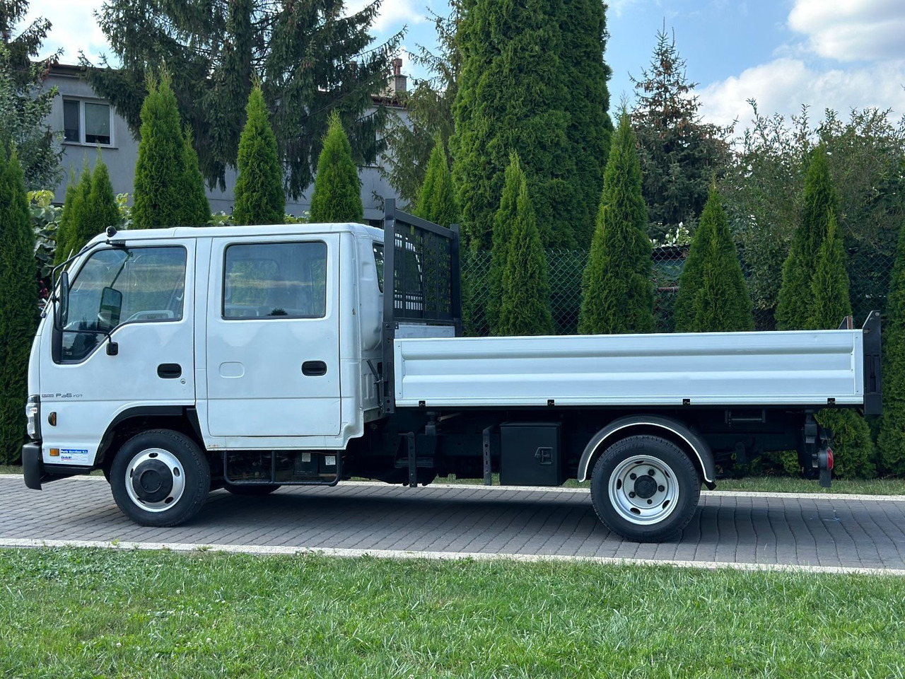 Isuzu 35 N TIPPER 3-SIDE KIPPER DOUBLE CABIN - Малотоннажний самоскид, Вантажопасажирський фургон: фото 4 Isuzu 35 N TIPPER 3-SIDE KIPPER DOUBLE CABIN - Малотоннажний самоскид, Вантажопасажирський фургон: фото 4