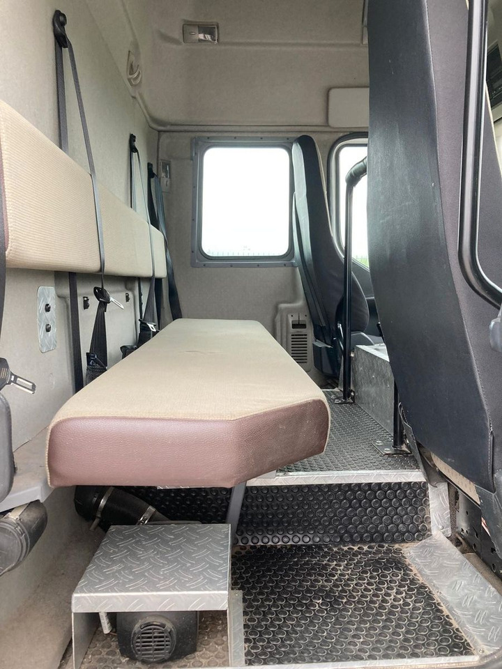 Renault PREMIUM 320 DXI 19 T - Вантажівка з закритим кузовом: фото 5 Renault PREMIUM 320 DXI 19 T - Вантажівка з закритим кузовом: фото 5