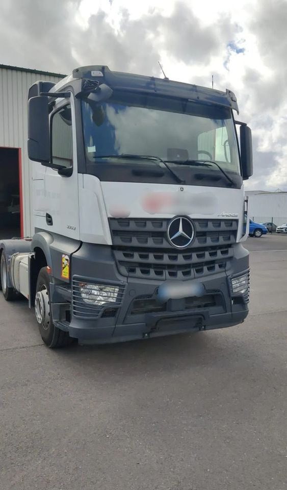 Mercedes-Benz AROCS 3353 6X4 68 TON - Тягач: фото 2 Mercedes-Benz AROCS 3353 6X4 68 TON - Тягач: фото 2