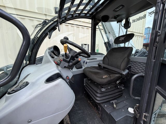 Навантажувач телескопічний Bobcat TL43.80HF Agri / 130 PS / 2019 BJ / 2.342 H: фото 14 Навантажувач телескопічний Bobcat TL43.80HF Agri / 130 PS / 2019 BJ / 2.342 H: фото 14