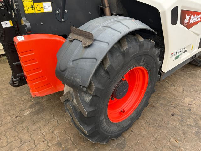Навантажувач телескопічний Bobcat TL43.80HF Agri / 130 PS / 2019 BJ / 2.342 H: фото 23 Навантажувач телескопічний Bobcat TL43.80HF Agri / 130 PS / 2019 BJ / 2.342 H: фото 23