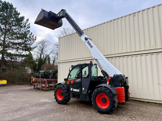 Навантажувач телескопічний Bobcat TL43.80HF Agri / 130 PS / 2019 BJ / 2.342 H: фото 9 Навантажувач телескопічний Bobcat TL43.80HF Agri / 130 PS / 2019 BJ / 2.342 H: фото 9