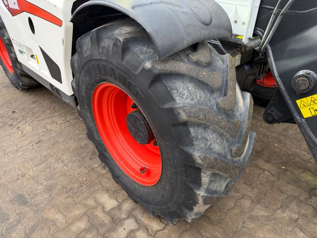 Навантажувач телескопічний Bobcat TL43.80HF Agri / 130 PS / 2019 BJ / 2.342 H: фото 22 Навантажувач телескопічний Bobcat TL43.80HF Agri / 130 PS / 2019 BJ / 2.342 H: фото 22