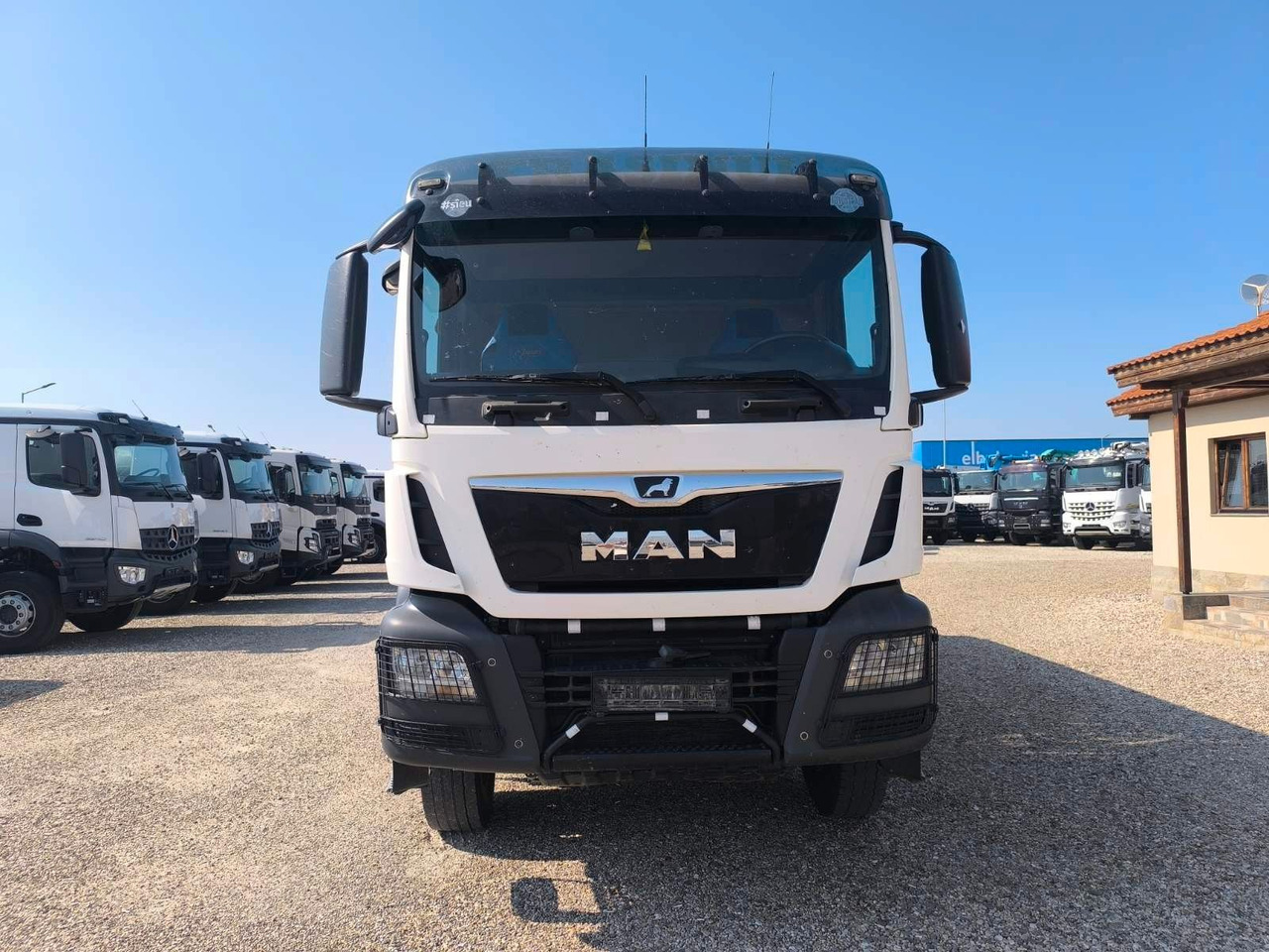 MAN TGS 41.420 MEILLER KIPPER - Скіповий навантажувач вантажівка: фото 2 MAN TGS 41.420 MEILLER KIPPER - Скіповий навантажувач вантажівка: фото 2