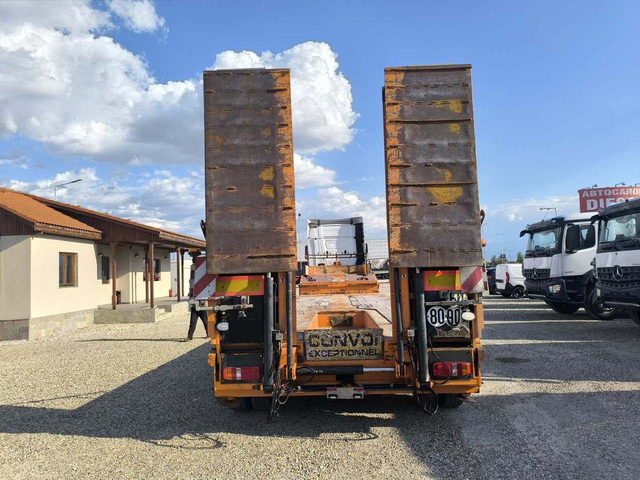 NOOTEBOOM MCO-85-05V - Низькорамна платформа напівпричіп: фото 4 NOOTEBOOM MCO-85-05V - Низькорамна платформа напівпричіп: фото 4