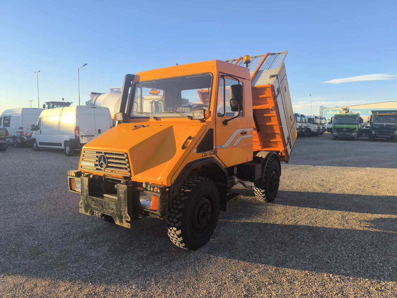 UNIMOG U90 - Самоскид вантажівка: фото 3 UNIMOG U90 - Самоскид вантажівка: фото 3