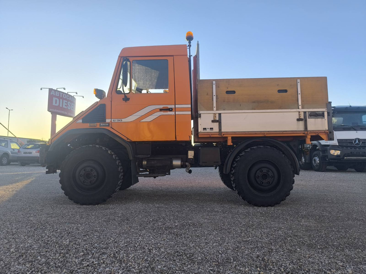 UNIMOG U90 - Самоскид вантажівка: фото 4 UNIMOG U90 - Самоскид вантажівка: фото 4