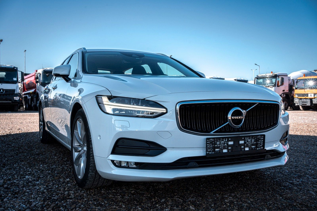 Volvo V90 D4 Momentum 2.0D - Універсал: фото 4 Volvo V90 D4 Momentum 2.0D - Універсал: фото 4