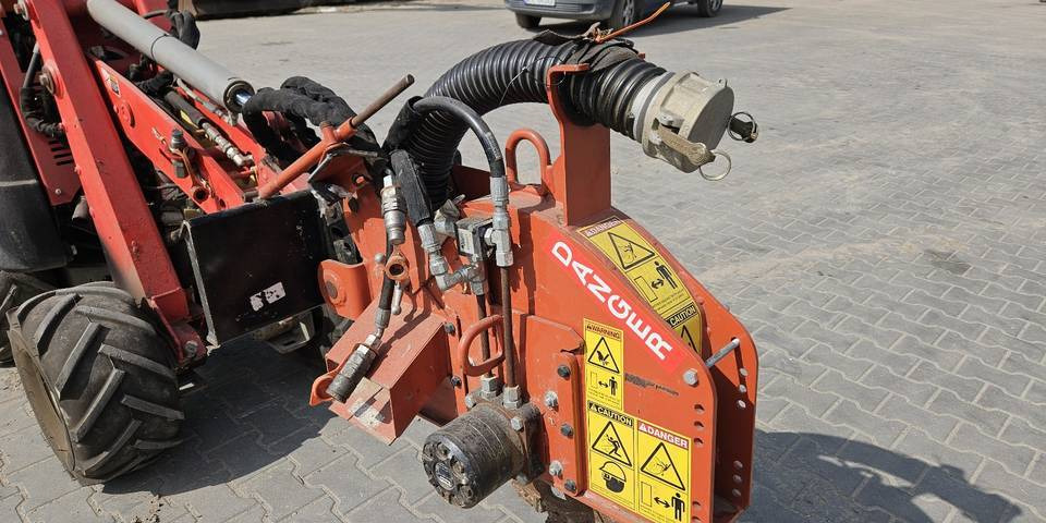 Ditch Witch MicroTrench MT6 piła pod światłowód do cięcia asfaltu/betonu - Обладнання для бетонних робіт: фото 2 Ditch Witch MicroTrench MT6 piła pod światłowód do cięcia asfaltu/betonu - Обладнання для бетонних робіт: фото 2