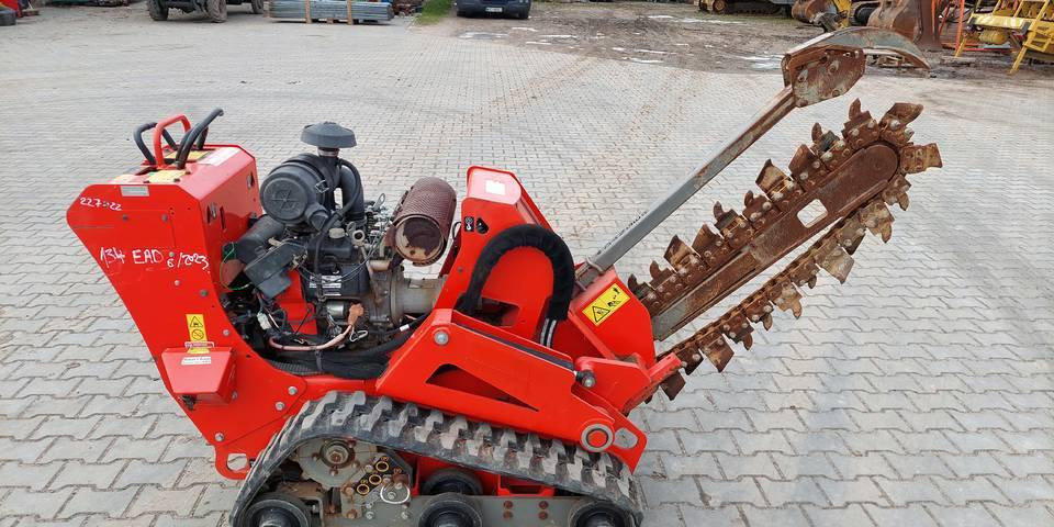 Koparka łańcuchowa Ditch Witch C24X 24 KM Honda - Траншеєкопач: фото 5 Koparka łańcuchowa Ditch Witch C24X 24 KM Honda - Траншеєкопач: фото 5