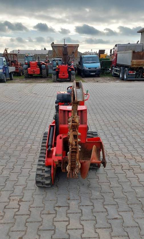 Koparka łańcuchowa Ditch Witch C24X 24 KM Honda - Траншеєкопач: фото 3 Koparka łańcuchowa Ditch Witch C24X 24 KM Honda - Траншеєкопач: фото 3