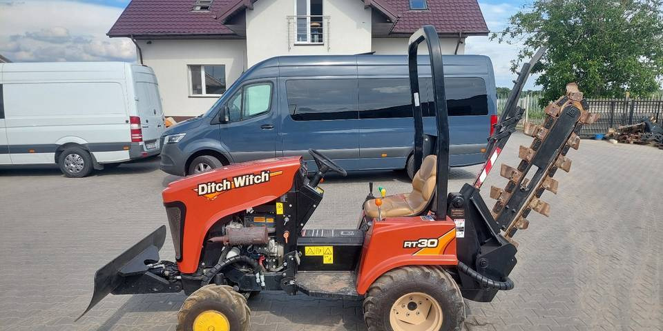 Koparka łańcuchowa Ditch Witch RT30 - Траншеєкопач: фото 1 Koparka łańcuchowa Ditch Witch RT30 - Траншеєкопач: фото 1