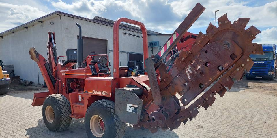 Koparka łańcuchowa pługoukładacz Ditch Witch 8020 Combo - Траншеєкопач: фото 5 Koparka łańcuchowa pługoukładacz Ditch Witch 8020 Combo - Траншеєкопач: фото 5