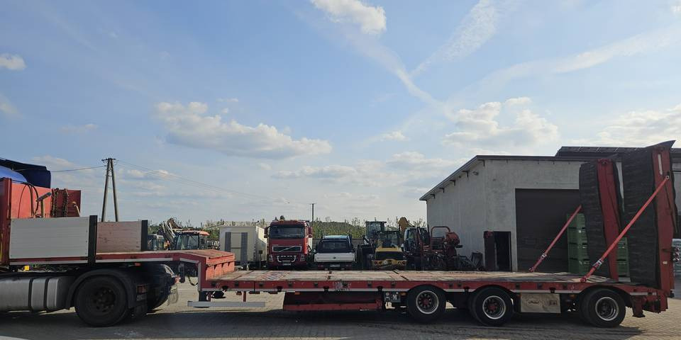 Naczepa niskopodwozie Bodex KIS3J DMC 47 ton - Низькорамна платформа напівпричіп: фото 4 Naczepa niskopodwozie Bodex KIS3J DMC 47 ton - Низькорамна платформа напівпричіп: фото 4