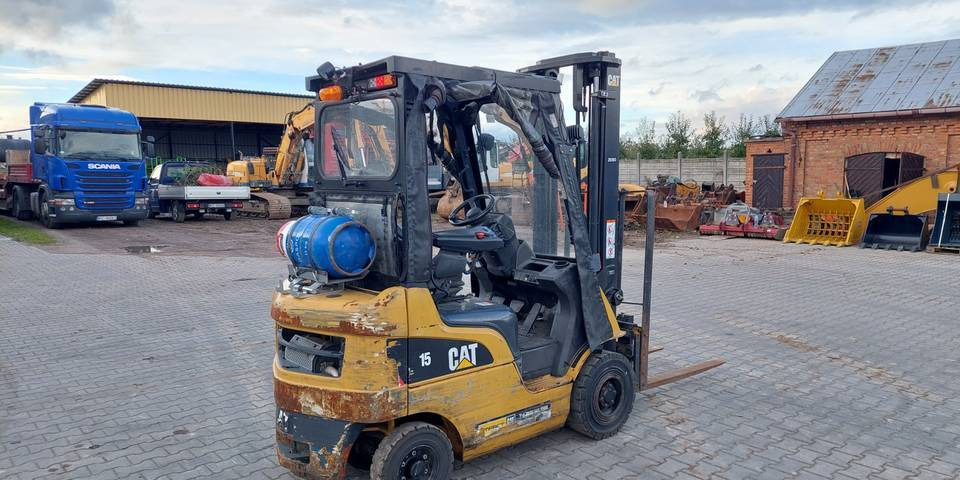 Wózek widłowy Caterpillar GP15N 1,5t pozycjoner, przesuw CAT - Газовий навантажувач: фото 4 Wózek widłowy Caterpillar GP15N 1,5t pozycjoner, przesuw CAT - Газовий навантажувач: фото 4