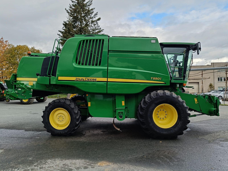 John Deere T550 - Зернозбиральний комбайн: фото 2 John Deere T550 - Зернозбиральний комбайн: фото 2