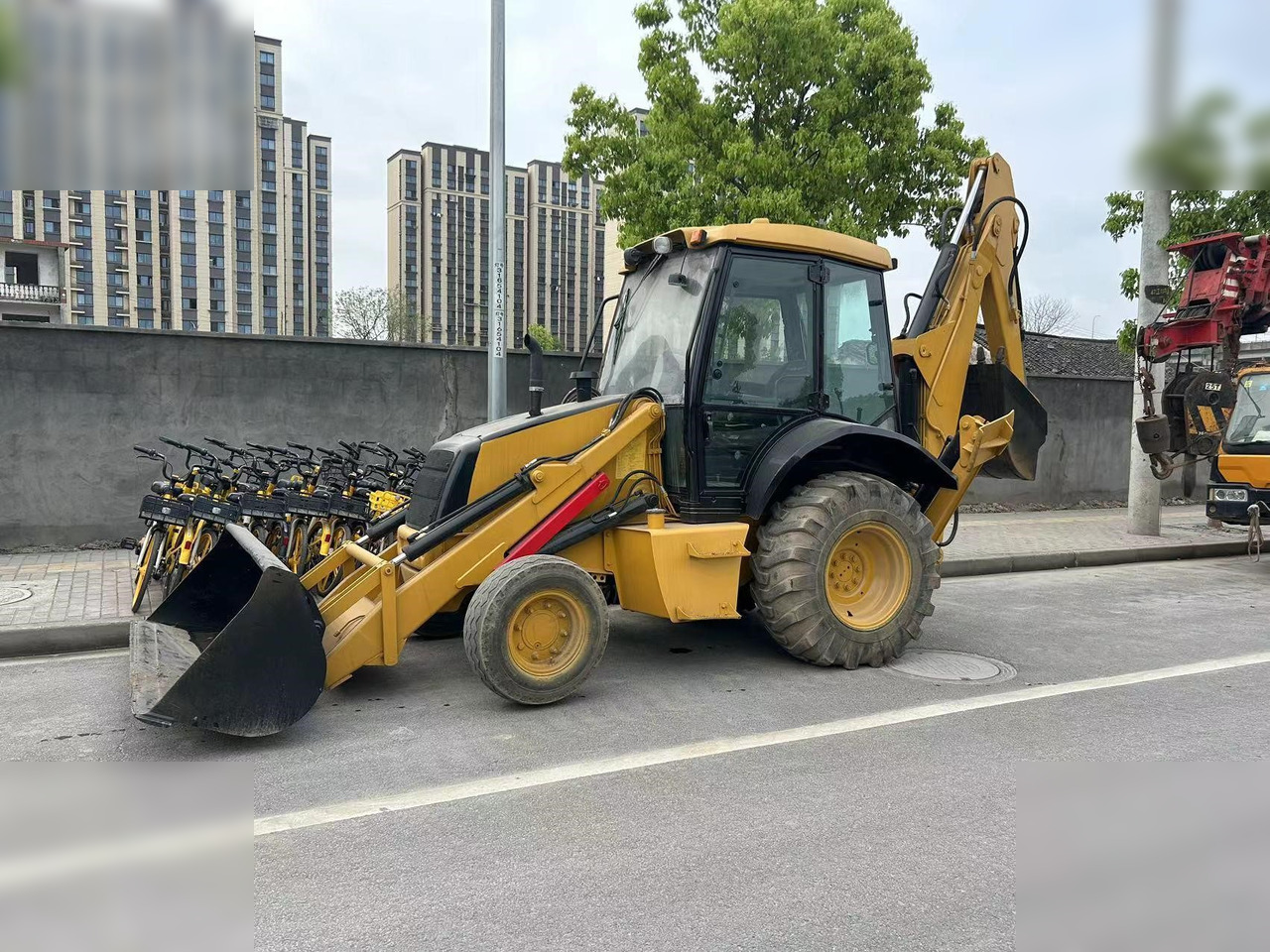 CASE 580 - Екскаватор-навантажувач: фото 1 CASE 580 - Екскаватор-навантажувач: фото 1