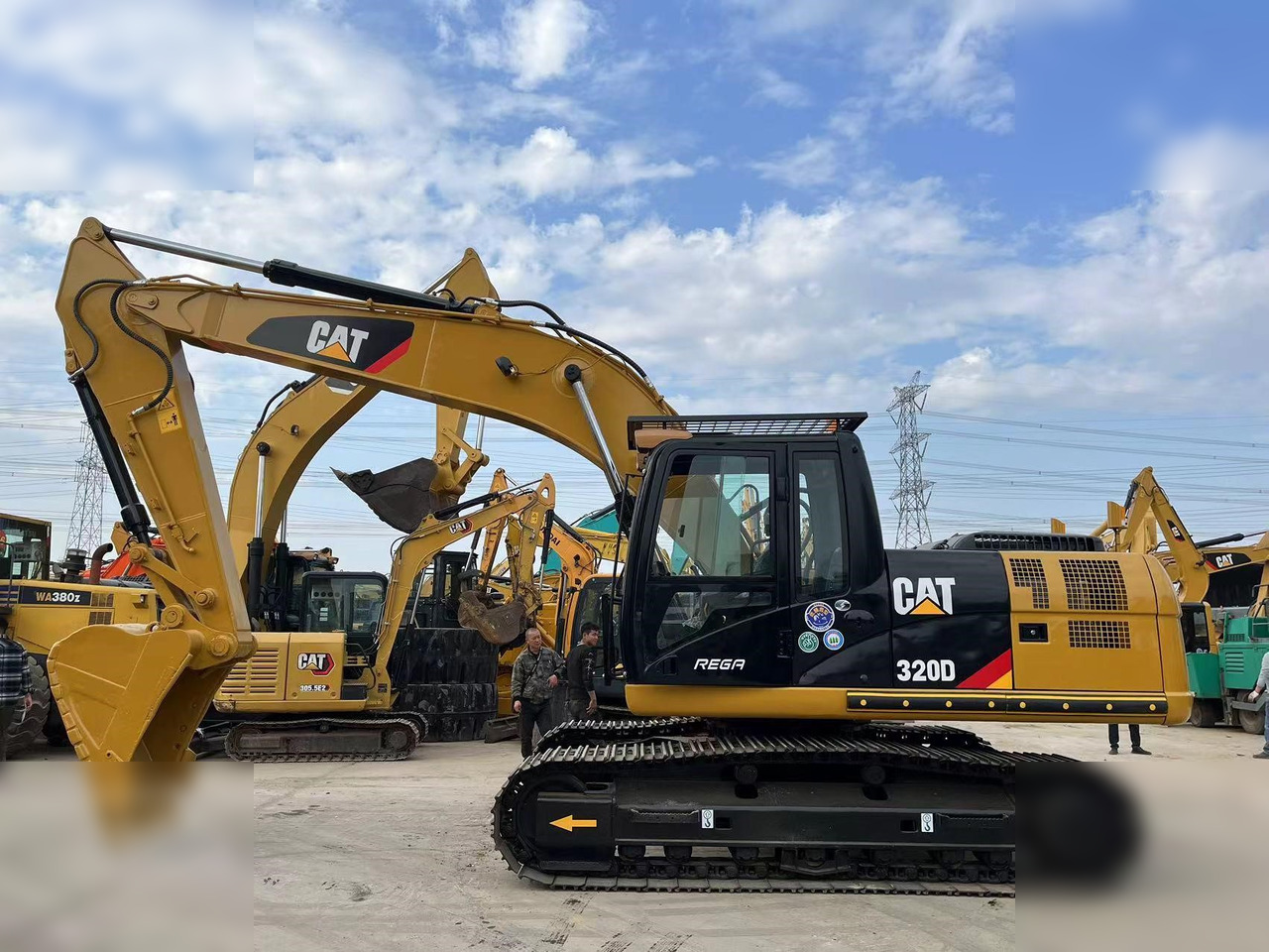 CATERPILLAR 320D - Гусеничний екскаватор: фото 1 CATERPILLAR 320D - Гусеничний екскаватор: фото 1