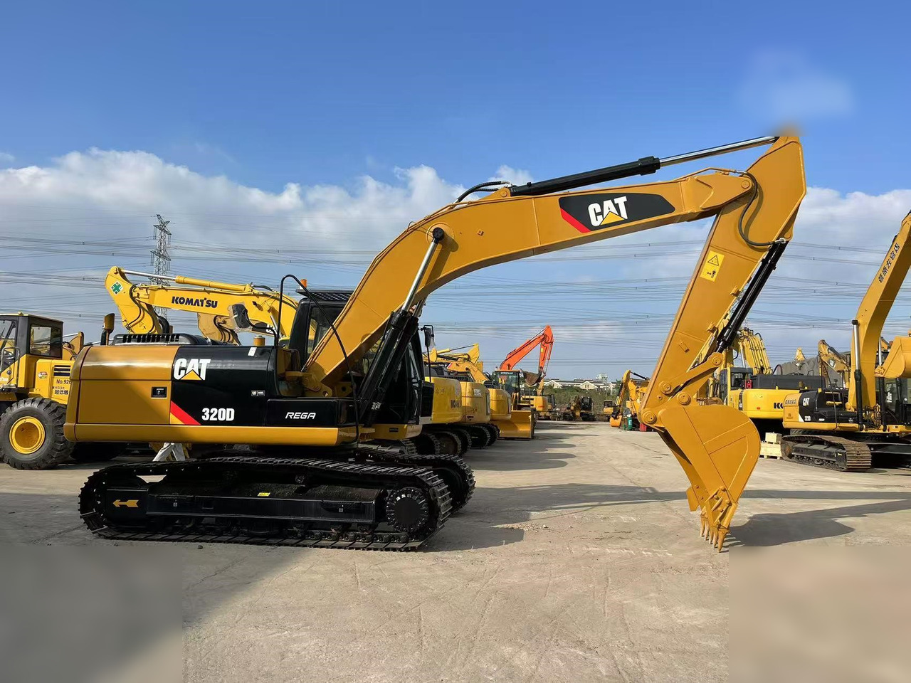 CATERPILLAR 320D - Гусеничний екскаватор: фото 1 CATERPILLAR 320D - Гусеничний екскаватор: фото 1