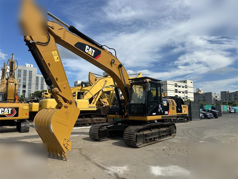 CATERPILLAR 320D - Гусеничний екскаватор: фото 2 CATERPILLAR 320D - Гусеничний екскаватор: фото 2