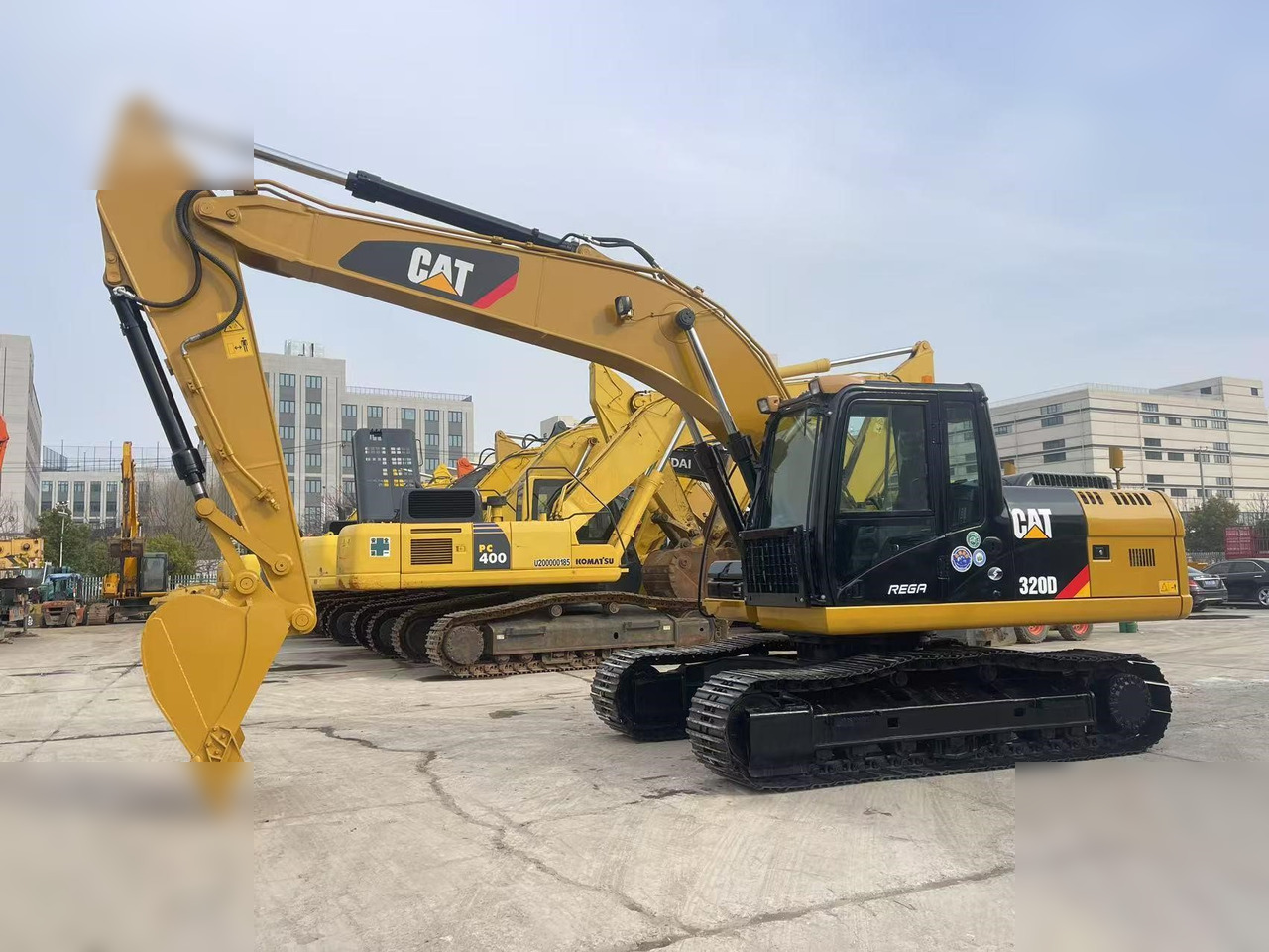 CATERPILLAR 320D - Гусеничний екскаватор: фото 1 CATERPILLAR 320D - Гусеничний екскаватор: фото 1