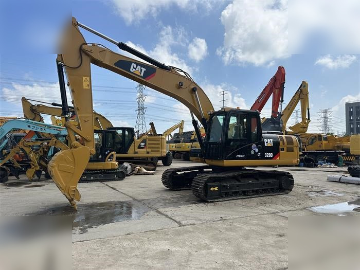CATERPILLAR 320D - Гусеничний екскаватор: фото 2 CATERPILLAR 320D - Гусеничний екскаватор: фото 2