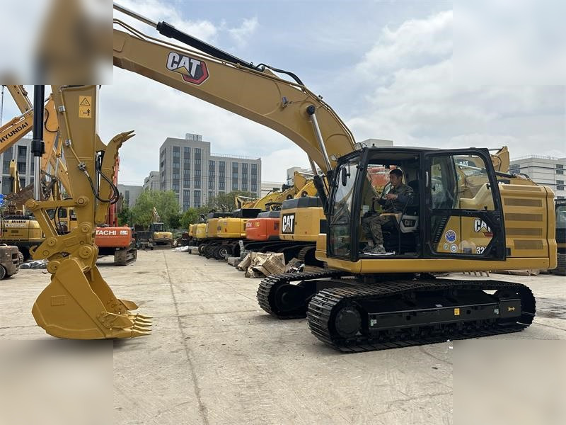 CATERPILLAR 320GC - Гусеничний екскаватор: фото 1 CATERPILLAR 320GC - Гусеничний екскаватор: фото 1