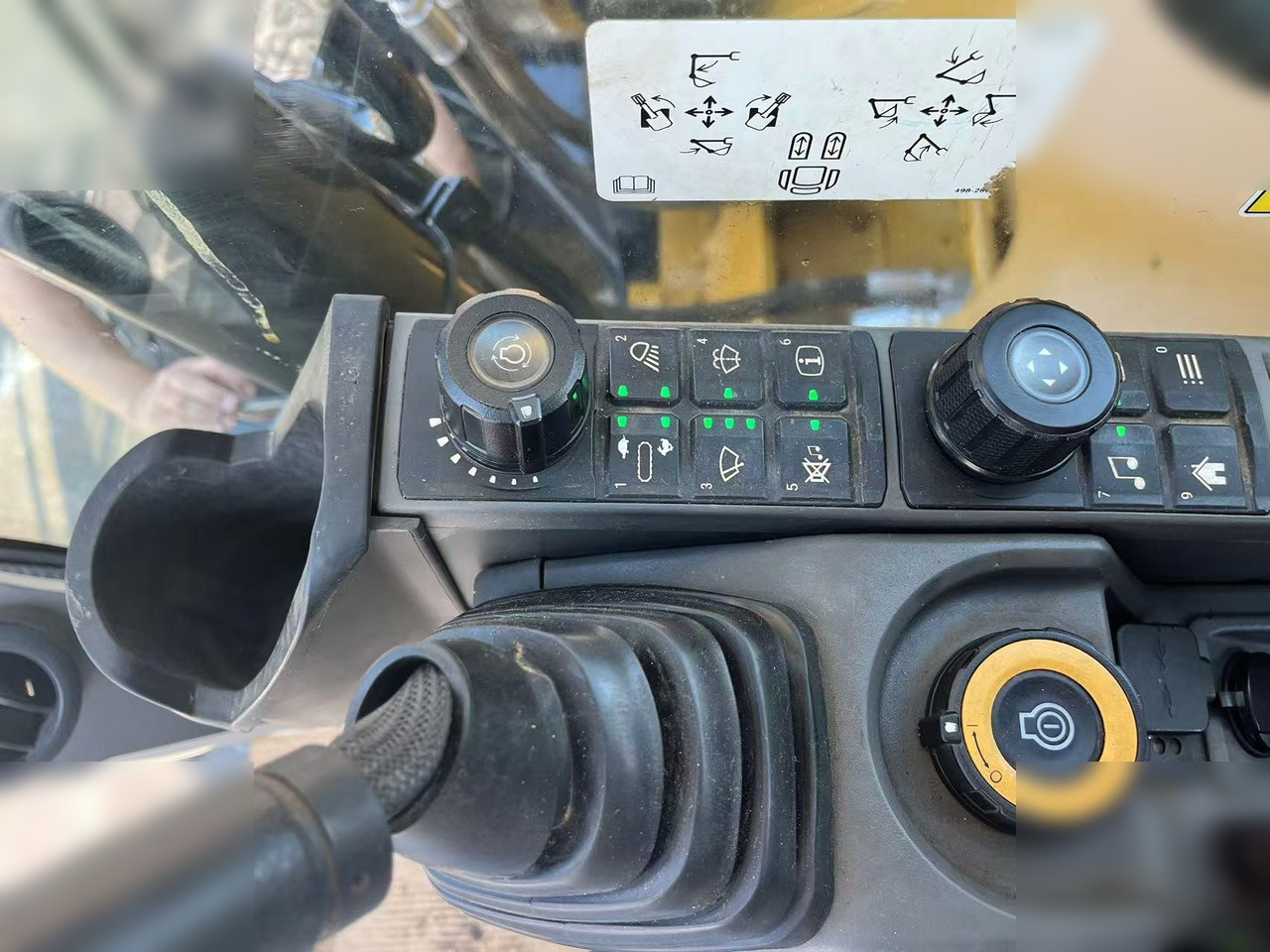 Гусеничний екскаватор CATERPILLAR 320GC: фото 6 Гусеничний екскаватор CATERPILLAR 320GC: фото 6