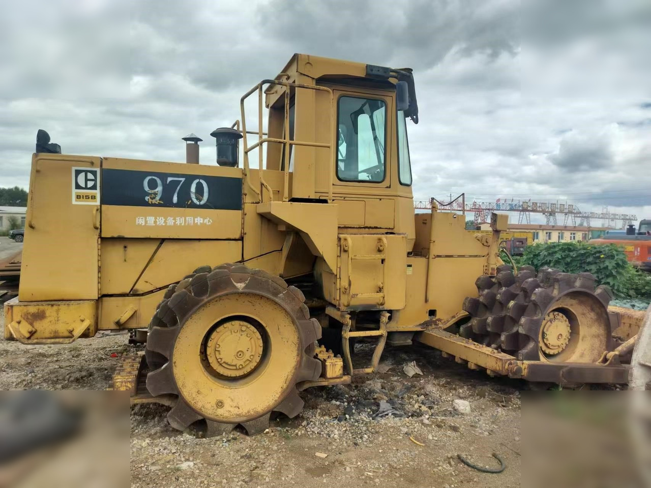 CATERPILLAR 815B - Дорожній каток: фото 1 CATERPILLAR 815B - Дорожній каток: фото 1