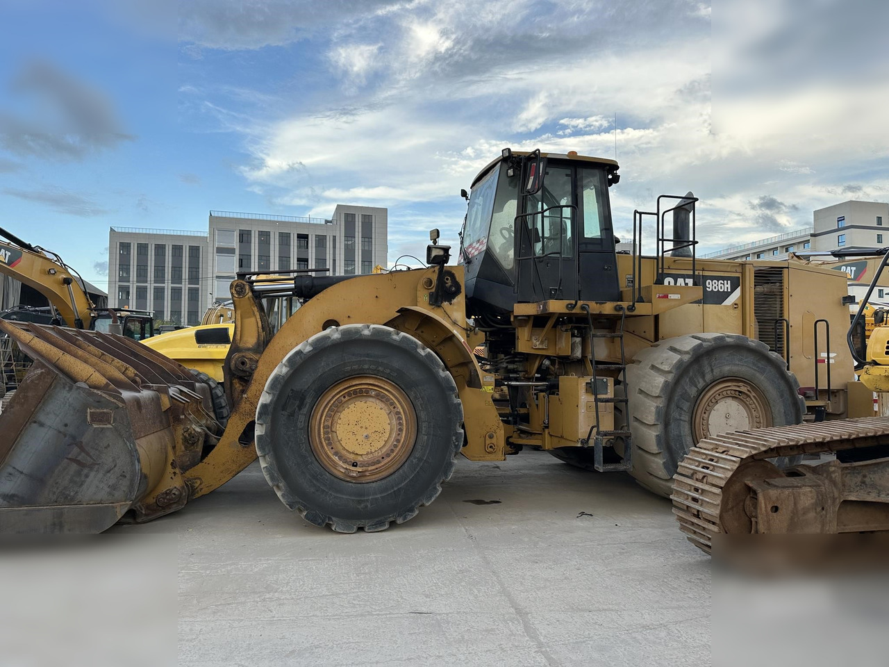 CATERPILLAR 986H - Колісний навантажувач: фото 2 CATERPILLAR 986H - Колісний навантажувач: фото 2