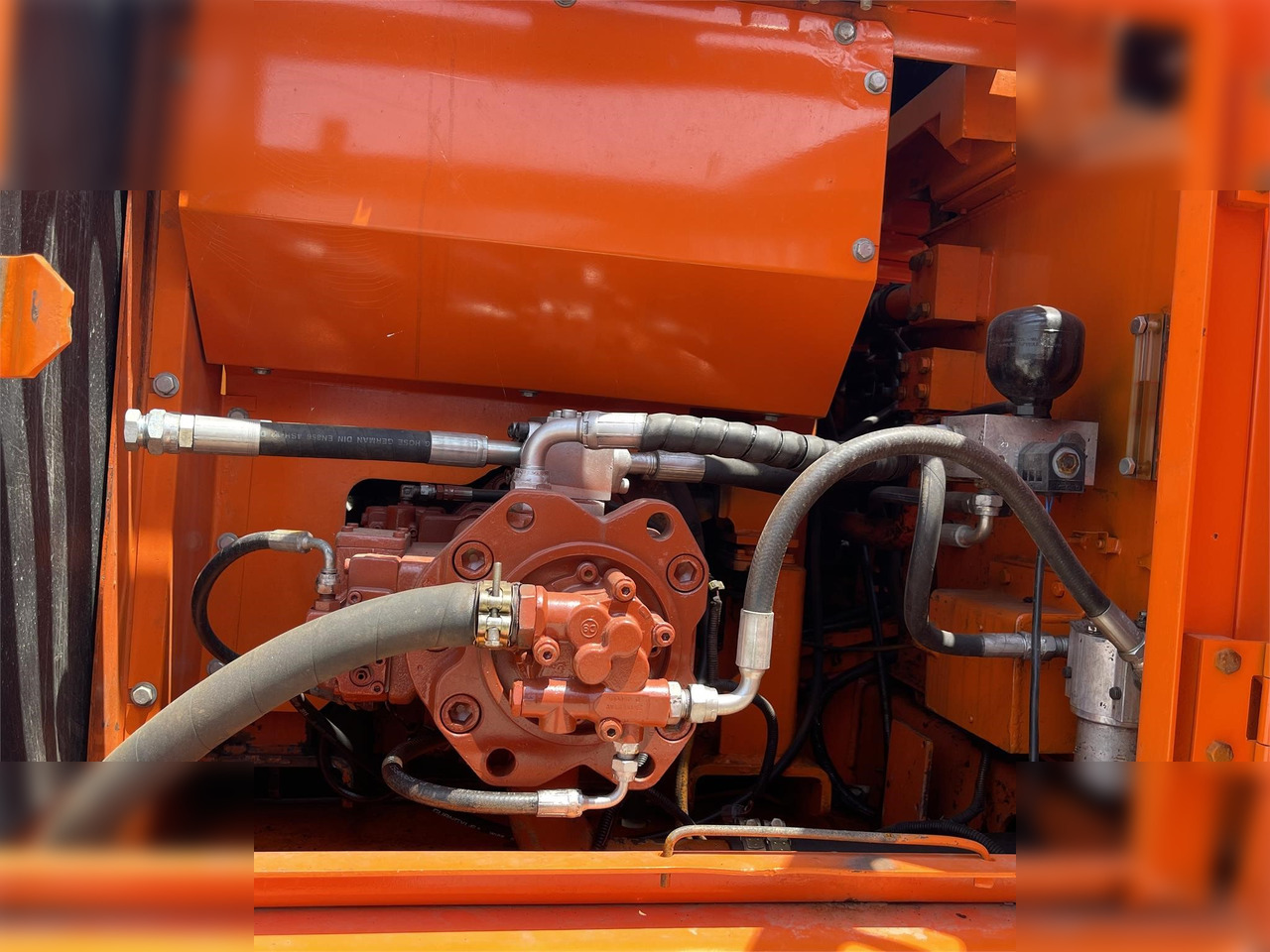 DOOSAN DH220 LC-7 - Гусеничний екскаватор: фото 3 DOOSAN DH220 LC-7 - Гусеничний екскаватор: фото 3