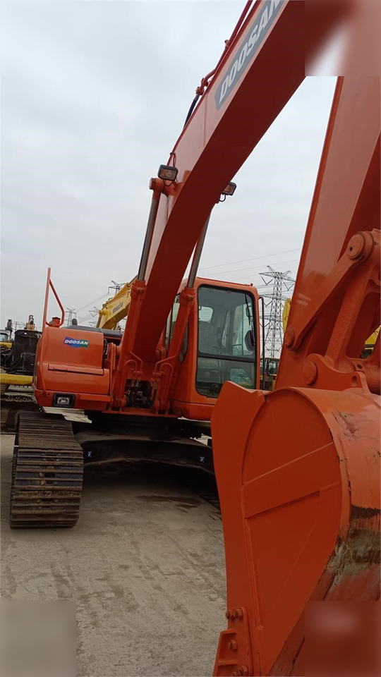 DOOSAN DH220 LC-7 - Гусеничний екскаватор: фото 2 DOOSAN DH220 LC-7 - Гусеничний екскаватор: фото 2