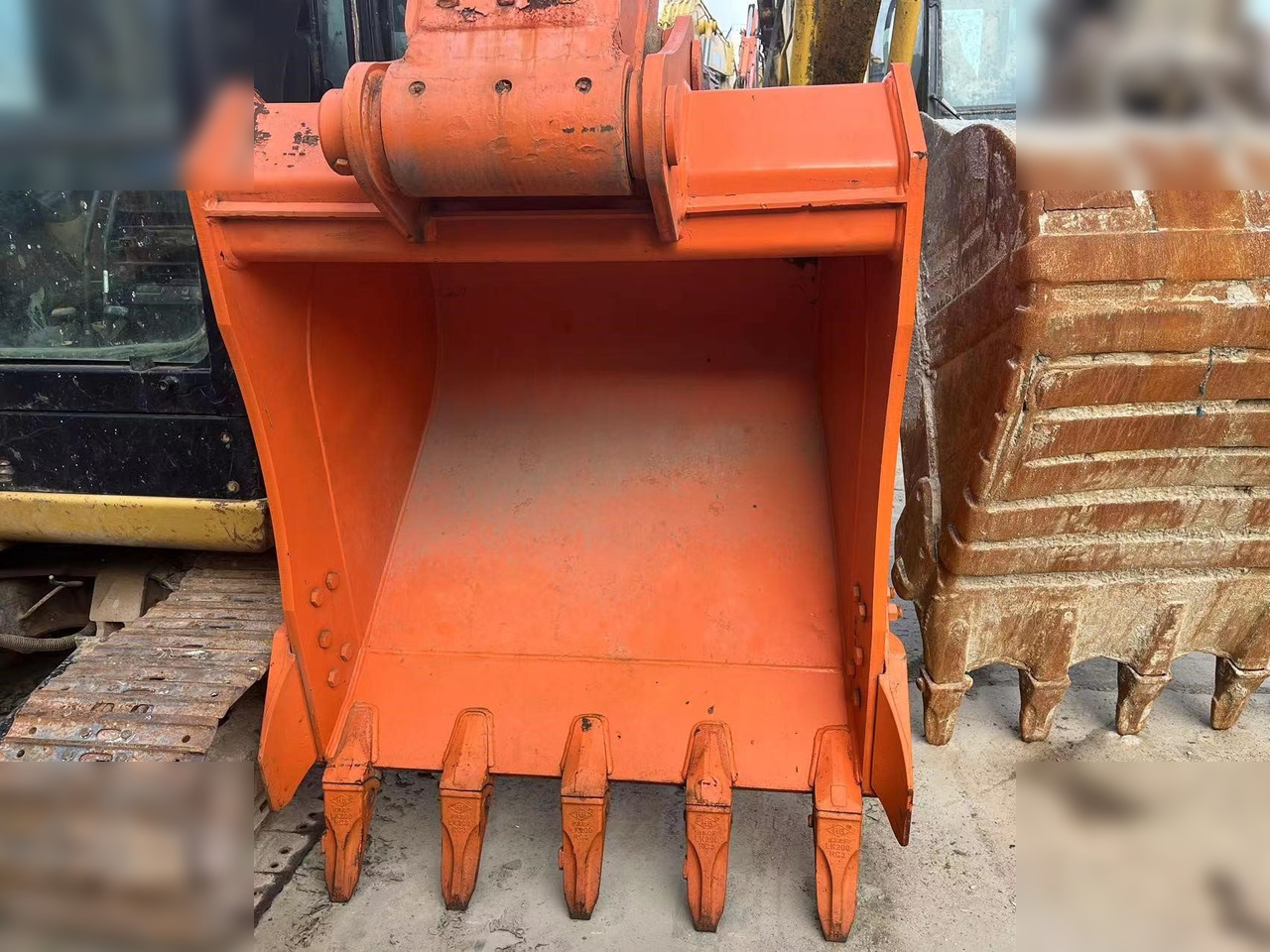 DOOSAN DH220 LC-7 - Гусеничний екскаватор: фото 3 DOOSAN DH220 LC-7 - Гусеничний екскаватор: фото 3